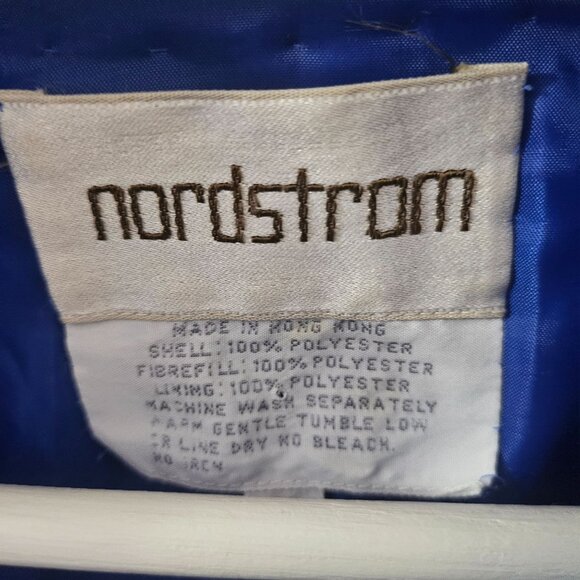 Vintage Nordstrom Blue Quilted Satin Robe With Scalloped Collar & Belted Waist - Picture 4 of 15